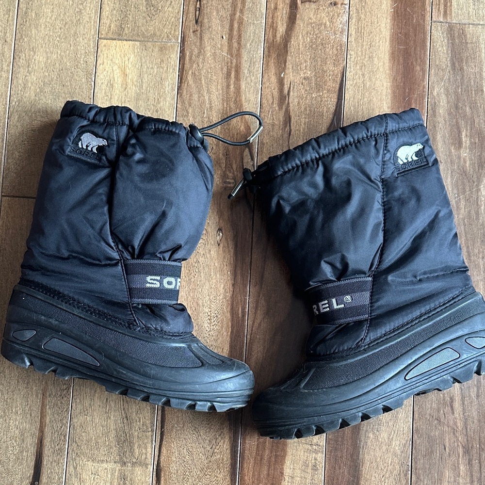 Sorel Insulated Cub Youth Snow Boots 4 EUC